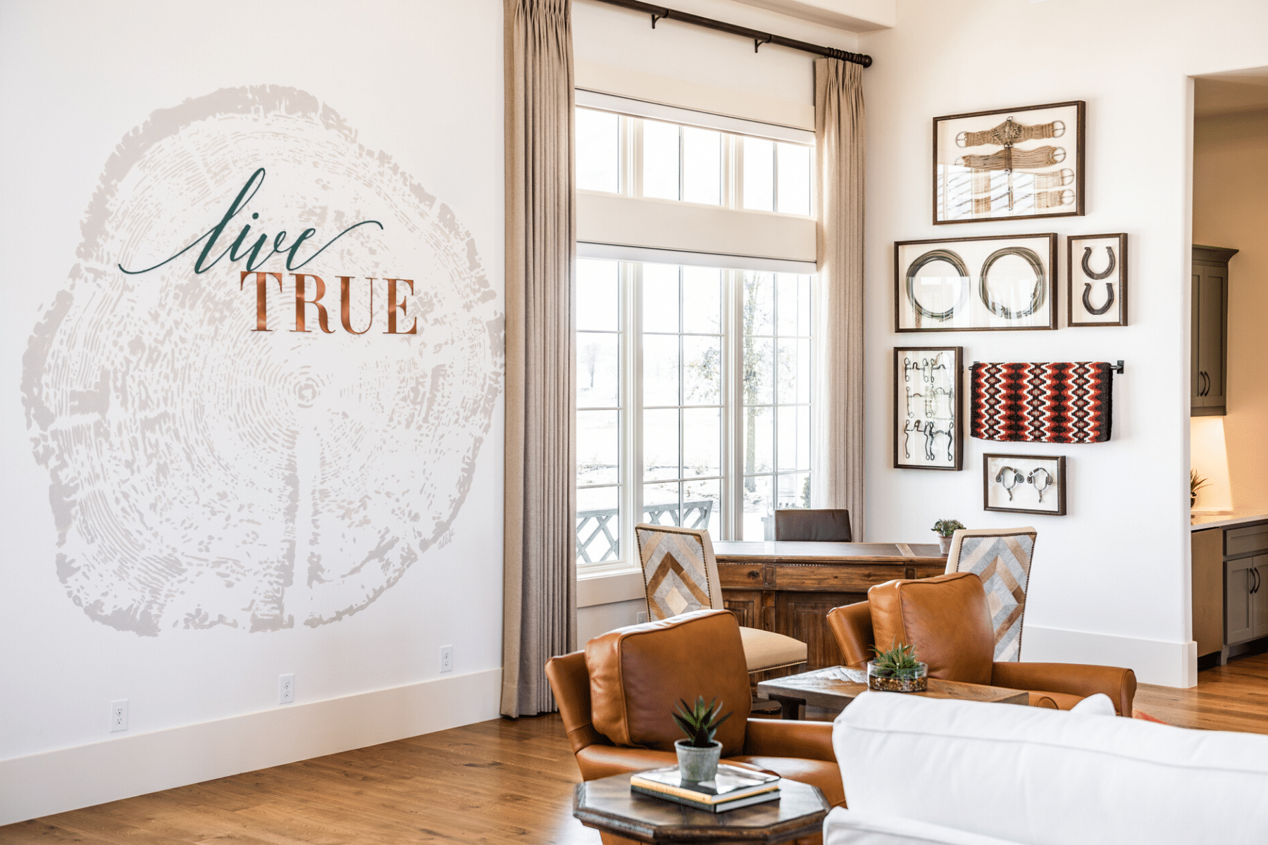 Live True Wall
